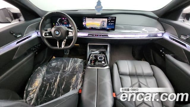 BMW 7 Series 2023 — ფოტო 10/20