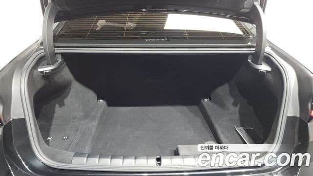 BMW 7 Series 2023 — ფოტო 18/20