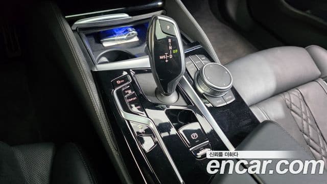 BMW 5 Series 2021 — фото 9 из 20