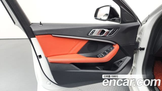 BMW 1 Series 2021 — Photo 28/34