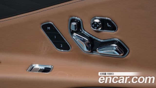 Bentley Flying Spur 2023 — Фото 19/20