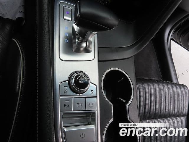 Genesis G70 2020 — ფოტო 13/20