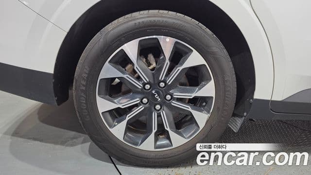 Kia Carnival 2022 — фото 5 из 20