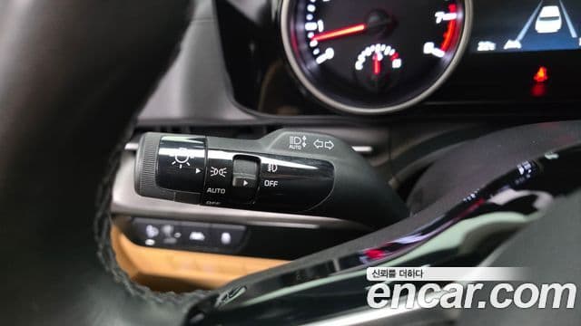 Kia Carnival 2022 — фото 20 из 20