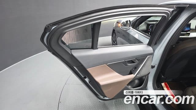 BMW 5 Series 2024 — Photo 40/41