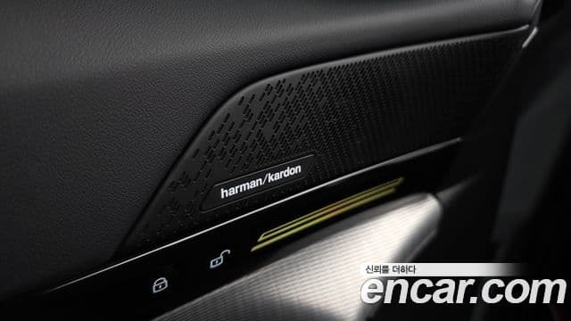 BMW 5 Series 2024 — Photo 37/41