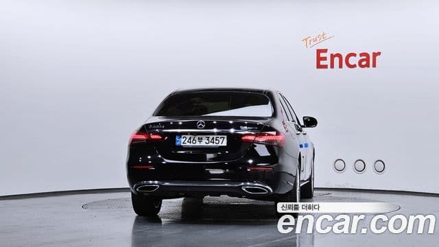 Mercedes-Benz E-Class 2021 — ფოტო 3/20