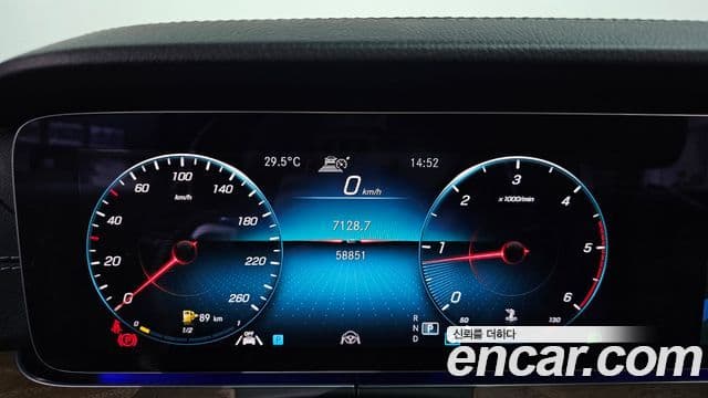 Mercedes-Benz E-Class 2021 — ფოტო 6/20