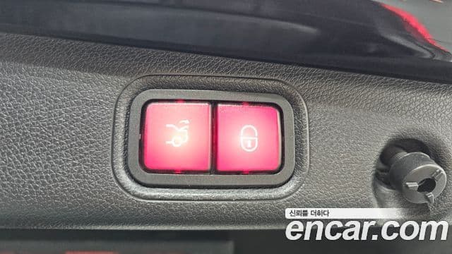 Mercedes-Benz E-Class 2021 — ფოტო 15/20