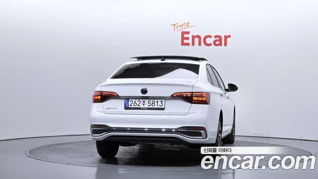 Volkswagen Jetta 2024 — ფოტო 4/20