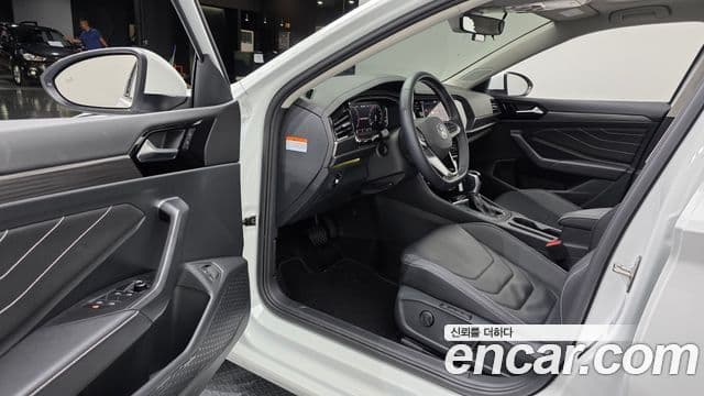 Volkswagen Jetta 2024 — ფოტო 10/20