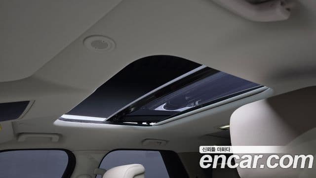 Land Rover Discovery 5 2022 — ფოტო 19/20