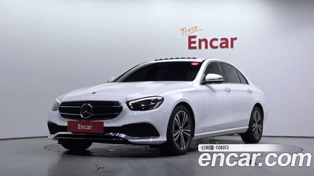 Mercedes-Benz E-Class 2020 — Фото 1/20