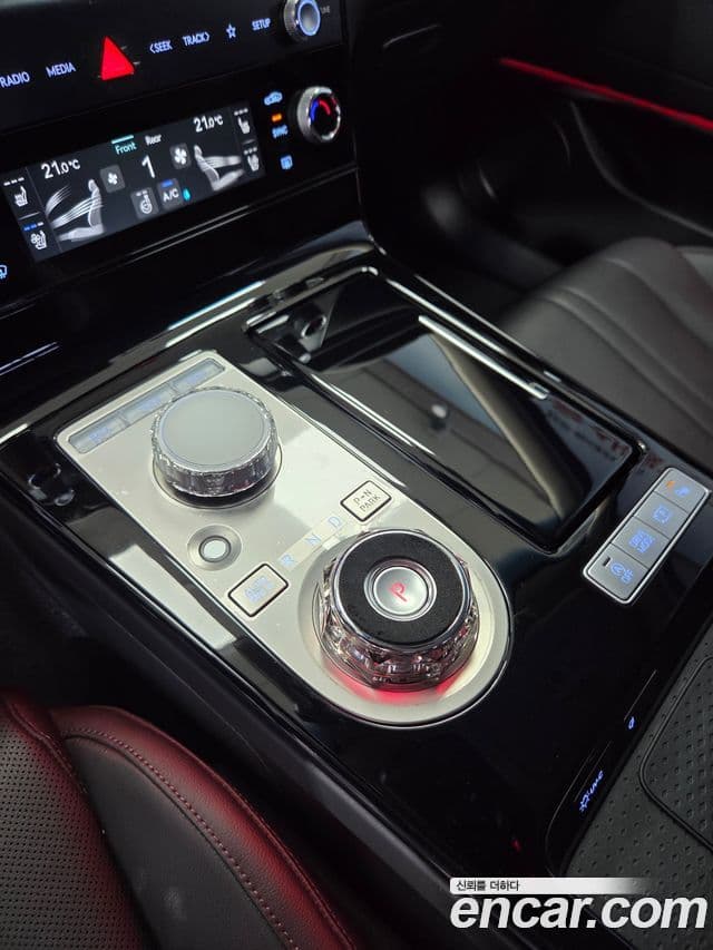 Genesis Electrified G80 2024 — фото 7 из 12