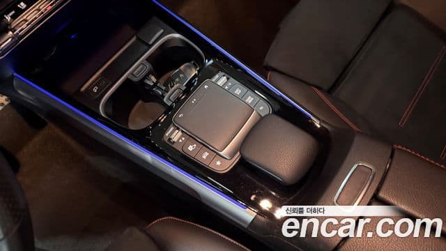 Mercedes-Benz GLB-Class 2023 — фото 8 из 20