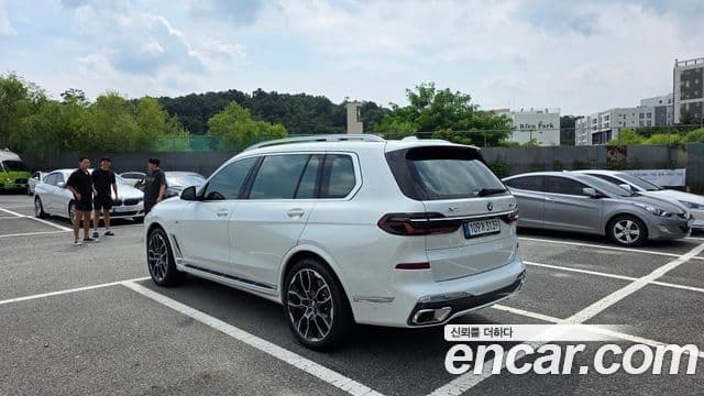 BMW X7 2025 — ფოტო 6/14