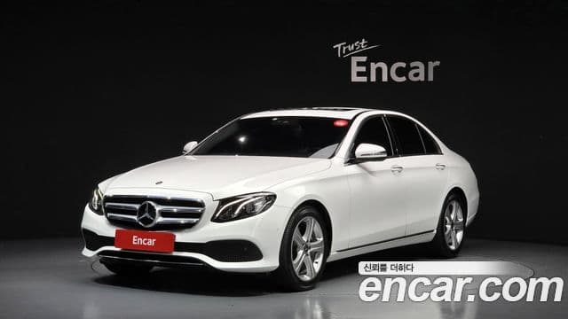 Mercedes-Benz E-Class 2018 — Фото 1/20