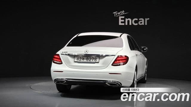 Mercedes-Benz E-Class 2018 — Фото 4/20