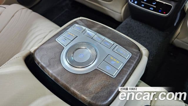 Genesis Electrified G80 2022 — фото 16 из 20