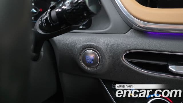 Hyundai Sonata Hybrid 2019 — Photo 20/33