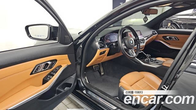 BMW 3 Series 2019 — фото 10 из 20