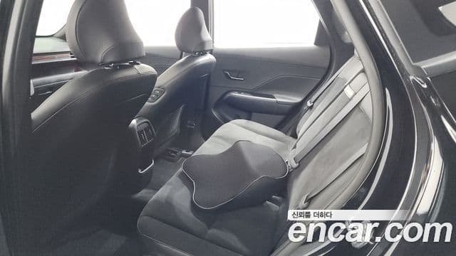Hyundai Kona 2023 — фото 18 из 20
