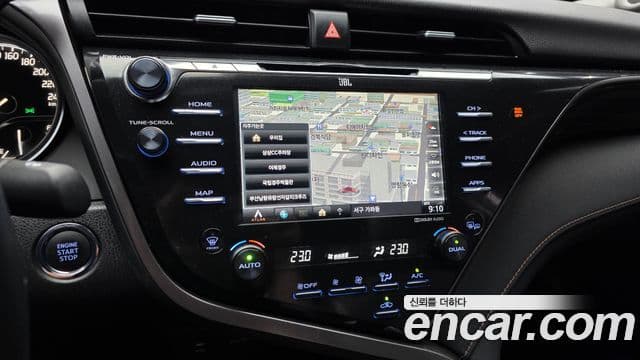 Toyota Camry 2019 — Фото 14/20