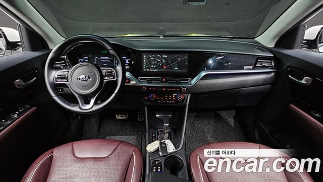 Kia Niro 2020 — фото 7 из 20