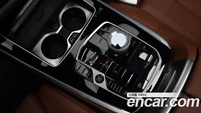 BMW X7 2023 — ფოტო 8/20