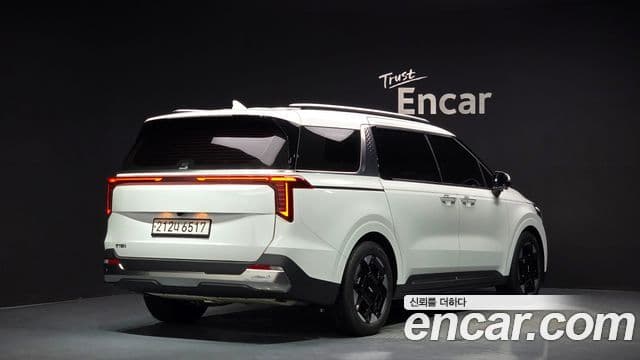 Kia Carnival 2024 — фото 2 из 20