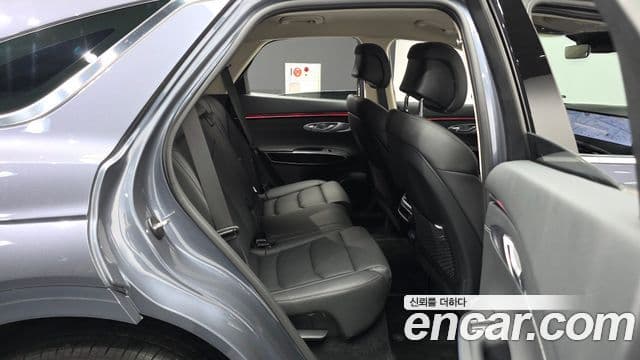 Genesis GV70 2025 — фото 11 из 20