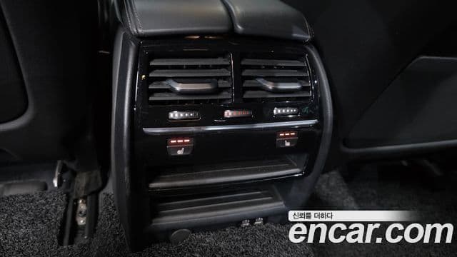BMW 5 Series 2020 — фото 18 из 20