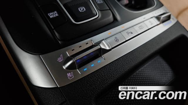 Kia Carnival 2021 — фото 17 из 20