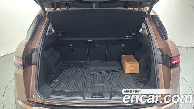 Land Rover Range Rover Evoque 2025 — ფოტო 10/20
