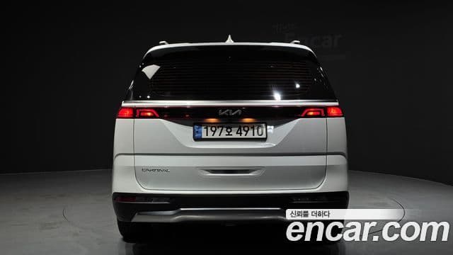 Kia Carnival 2022 — фото 3 из 20