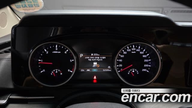 Kia Carnival 2022 — фото 6 из 20