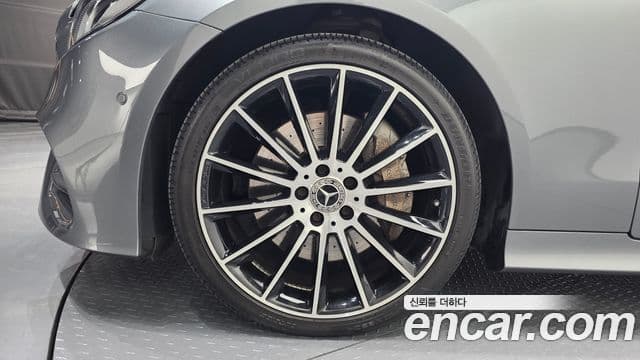 Mercedes-Benz E-Class 2018 — фото 5 из 20