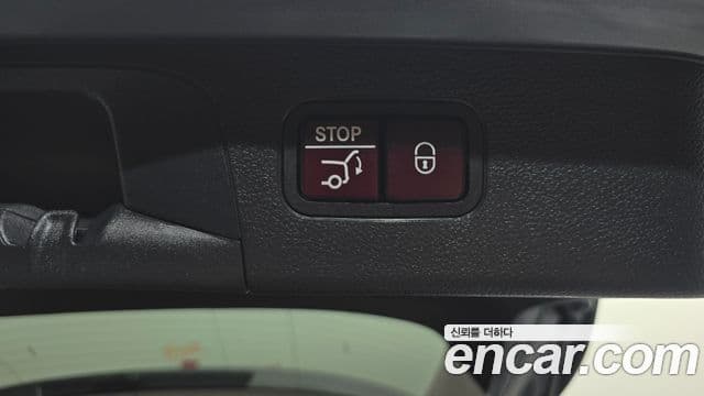 Mercedes-Benz GLC-Class 2018 — Şəkil 18/20