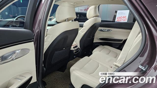 Genesis GV70 2021 — фото 12 из 20