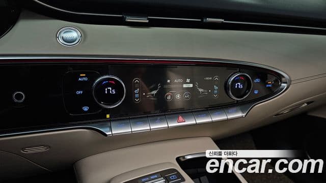 Genesis GV70 2021 — ფოტო 18/20