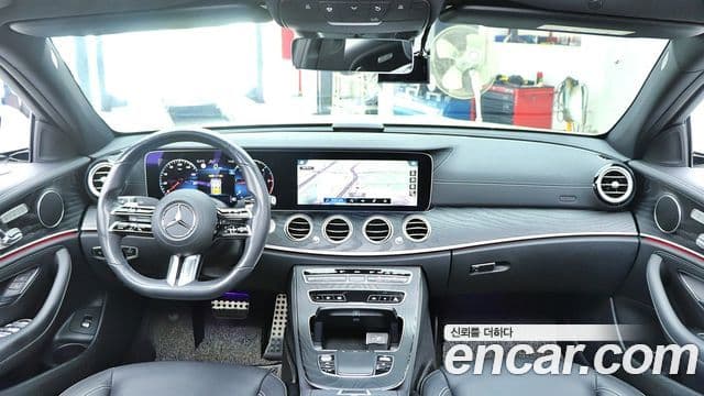 Mercedes-Benz E-Class 2021 — ფოტო 7/20