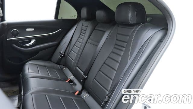 Mercedes-Benz E-Class 2021 — ფოტო 12/20