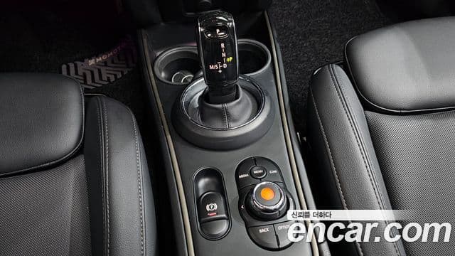 Mini Cooper Countryman 2021 — ფოტო 8/20
