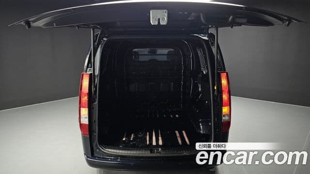Hyundai Staria 2024 — фото 20 из 20