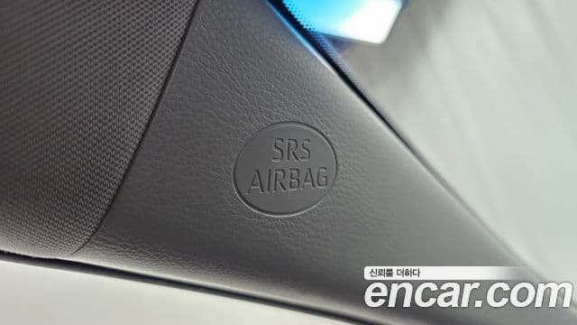 Toyota Camry 2018 — ფოტო 22/32