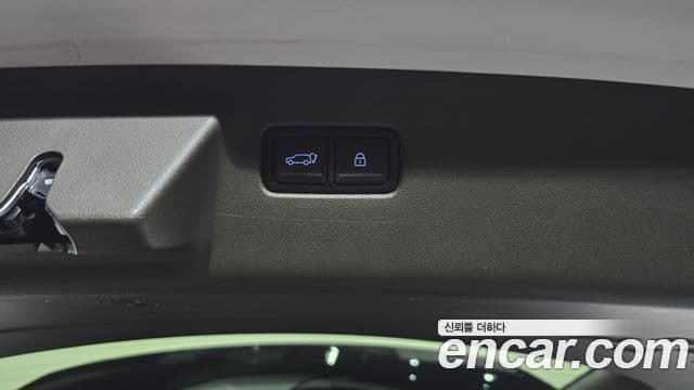 Hyundai Santa Fe 2023 — фото 17 из 20