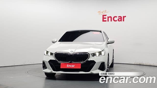 BMW 5 Series 2025 — фото 3 из 20
