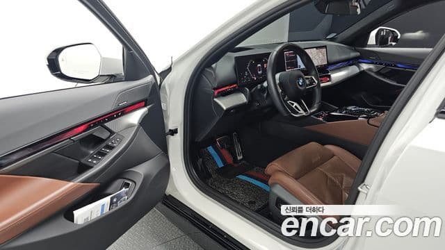 BMW 5 Series 2025 — фото 11 из 20