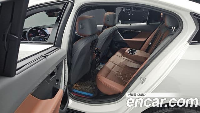 BMW 5 Series 2025 — ფოტო 12/20