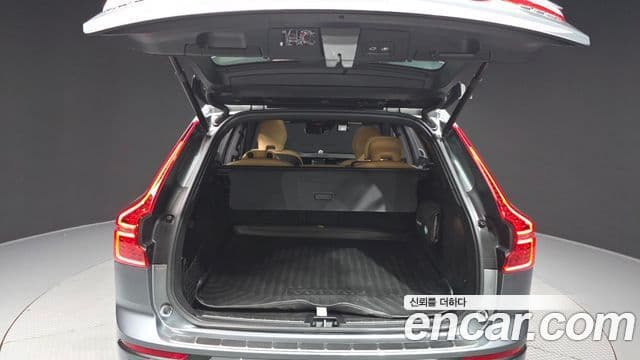 Volvo XC60 2019 — фото 20 из 20